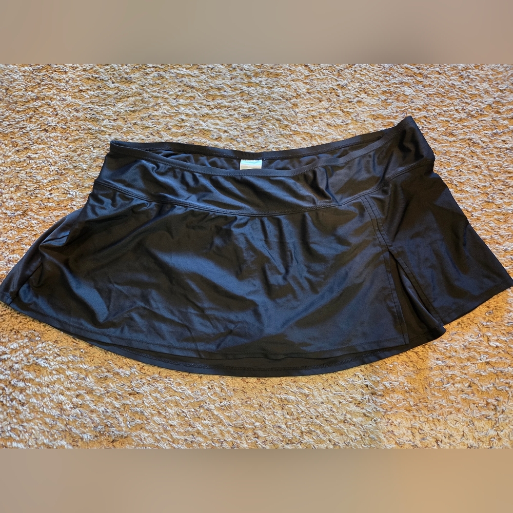 Ava & Viv Classic Black Swim Skort, Size 20W, Black, Perfect Shape - Picture 3 of 8